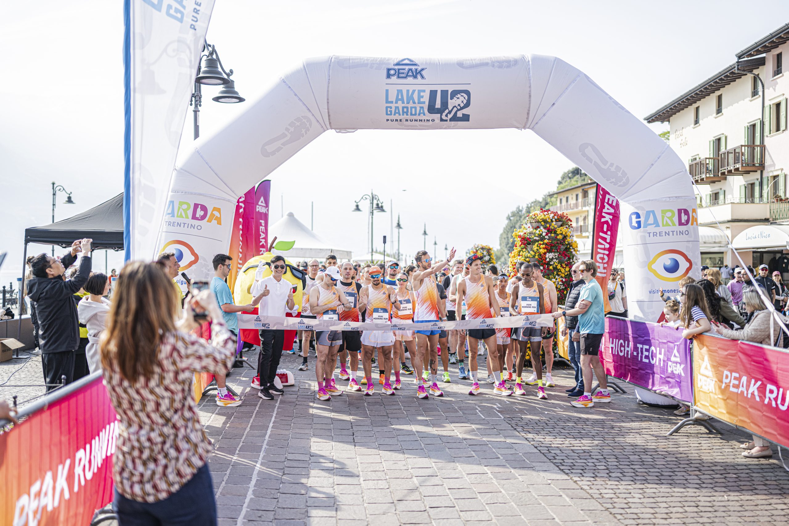 ©www.wisthaler.com_26_04_lakegarda__HW82120